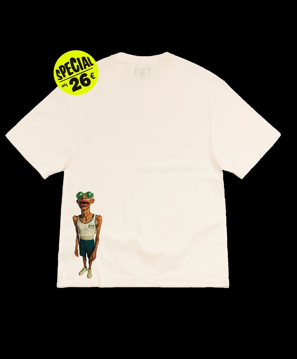 T-shirt écru, petit personnage aux cheveux verts en bas à gauche